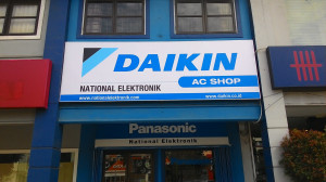 plang Daikin AC Shop National Elektronik